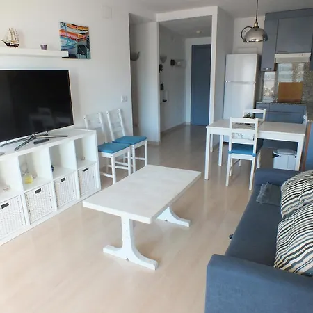 En Port Canigo, Roses: 2 Hab, Terraza, Piscina Comunitaria. - Es-204-29 Apartment *
